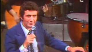 Gilbert Becaud  Un peu damour et damitié Little Love and Understanding [upl. by Naibaf]