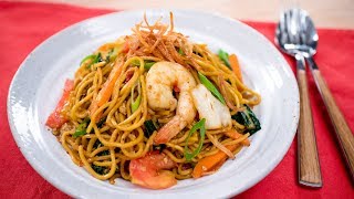 Indonesian Mie Goreng Recipe wokfried egg noodles  Pais Kitchen [upl. by Pierpont]