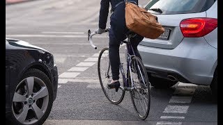 FRIEDMAN SCHAUT HIN Fahrrad gegen Auto  wem gehört die Straße [upl. by Suirtimed]