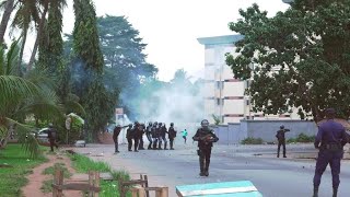 Côte dIvoire  nouveaux affrontements entre étudiants et policiers à Abidjan [upl. by Ciri827]