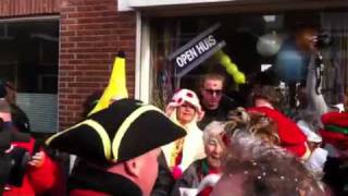 Huldiging tijdens Kaaiendonkse optocht [upl. by Gnaw]