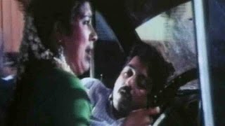 Kamal Hassan Saves His Wife From Accident Action Scene  Sathi Leelavathi Movie [upl. by Keele]