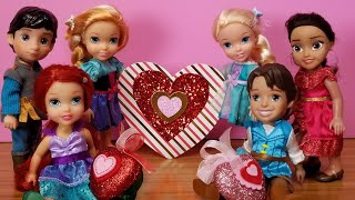 Valentines day 2021  Elsa amp Anna toddlers at school  Barbie is the teacher  heart crafts [upl. by Arotal]