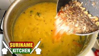 Gele Erwten Soep Daal Surinaams  Yellow Peas Soup Daal Surinamese  Suriname Kitchen [upl. by Eintirb]