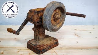 Antique Hand Cranked Grinder  Restoration [upl. by Saxena]