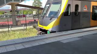 M set pulling into schofields station [upl. by Dnomso470]