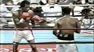 Aaron Pryor vs Bobby Joe Young  Pryors only loss [upl. by Eidaj]