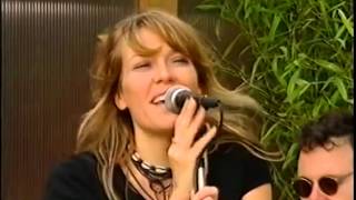 Cerys Matthews  Caught In The Middle Live [upl. by Naimed]