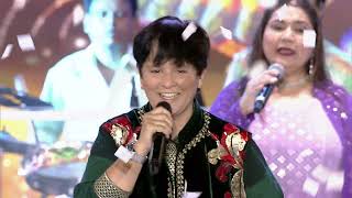 Radhe Radhe  Falguni Pathak Live [upl. by Ulyram]