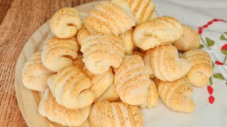 BISCOITO DE QUEIJO ASSADO FÁCIL E RÁPIDO [upl. by Leitman]