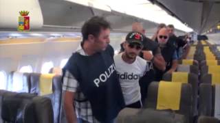 Ecco il video dellarresto a Fiumicino del latitante Manuel Brunetti [upl. by Kappenne476]