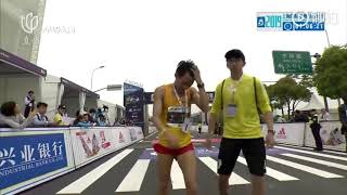 Chinese Runner Suffers Diarrhea But Wins Marathon [upl. by Arther]