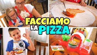 FACCIAMO LA PIZZA 🍕 INSIEME Cibo Reale VS Play Doh [upl. by Nerwal]