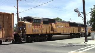 Wig Wag Crossing and Street Running in Colton CA with Siren [upl. by Nassi489]