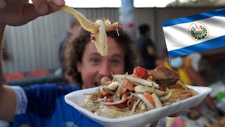 Probando COMIDA CALLEJERA en El Salvador 🇸🇻🌽 [upl. by Robenia]