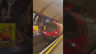 Tube train at Tufnell Park [upl. by Thornburg]